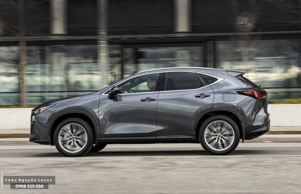 Kích thước dài x rộng x cao của Lexus NX hoàn toàn mới cũng hơn hẳn mô hình tiền nhiệm