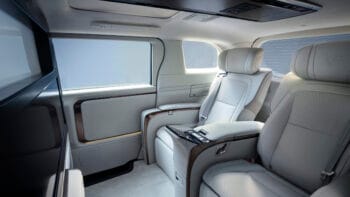 Lexus LM 500h VIP 4 chỗ - Ảnh 9