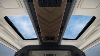 Lexus LM 500h VIP 4 chỗ - Ảnh 6