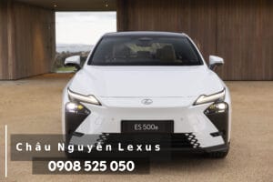 Phần đầu xe ES 500e có grill area (khu vực lưới tản nhiệt) được thiết kế lại hoàn toàn so với ES 350h