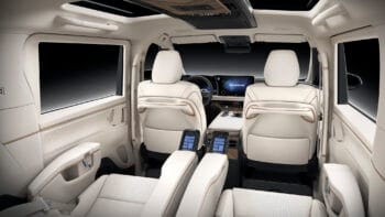 Lexus LM 500h 6 chỗ 33 Nội thất LM 500h 6 chỗ Màu trắng kem - Lexus Trung Tâm Sài Gòn
