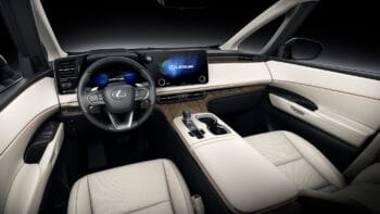 Lexus LM 500h 6 chỗ 37 Nội thất LM 500h 6 chỗ Màu trắng kem - Lexus Trung Tâm Sài Gòn