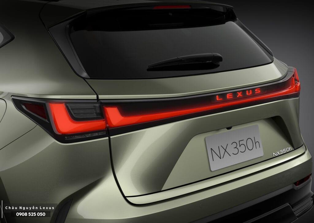 Đèn hậu Double L Signature tạo dấu ấn nhận diện rõ ràng cho Lexus NX thế hệ mới.